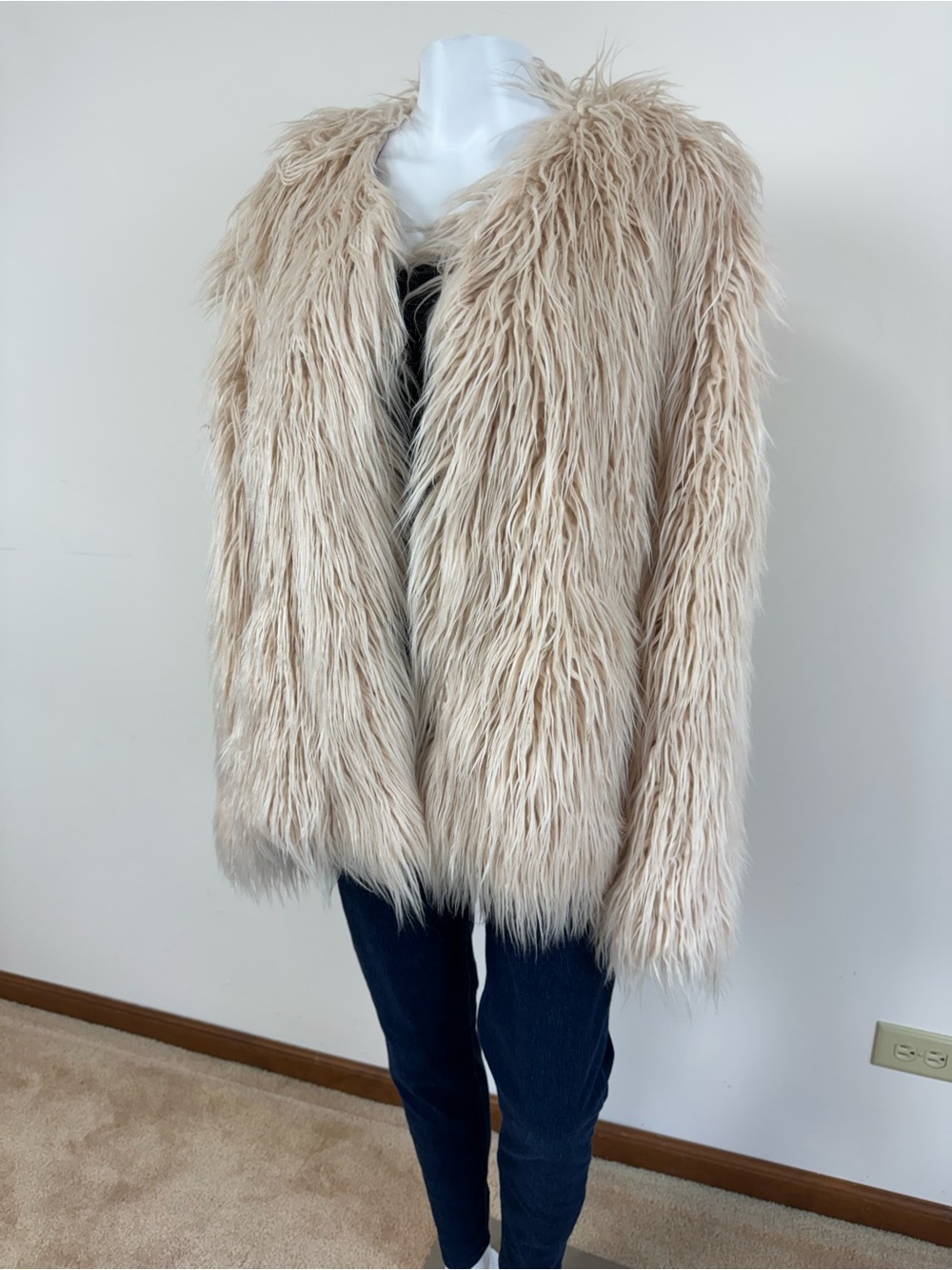 Antonio Melani Mongolian Style Faux Fur Jacket Cream Ivory Hook Closure L - Picture 8 of 15
